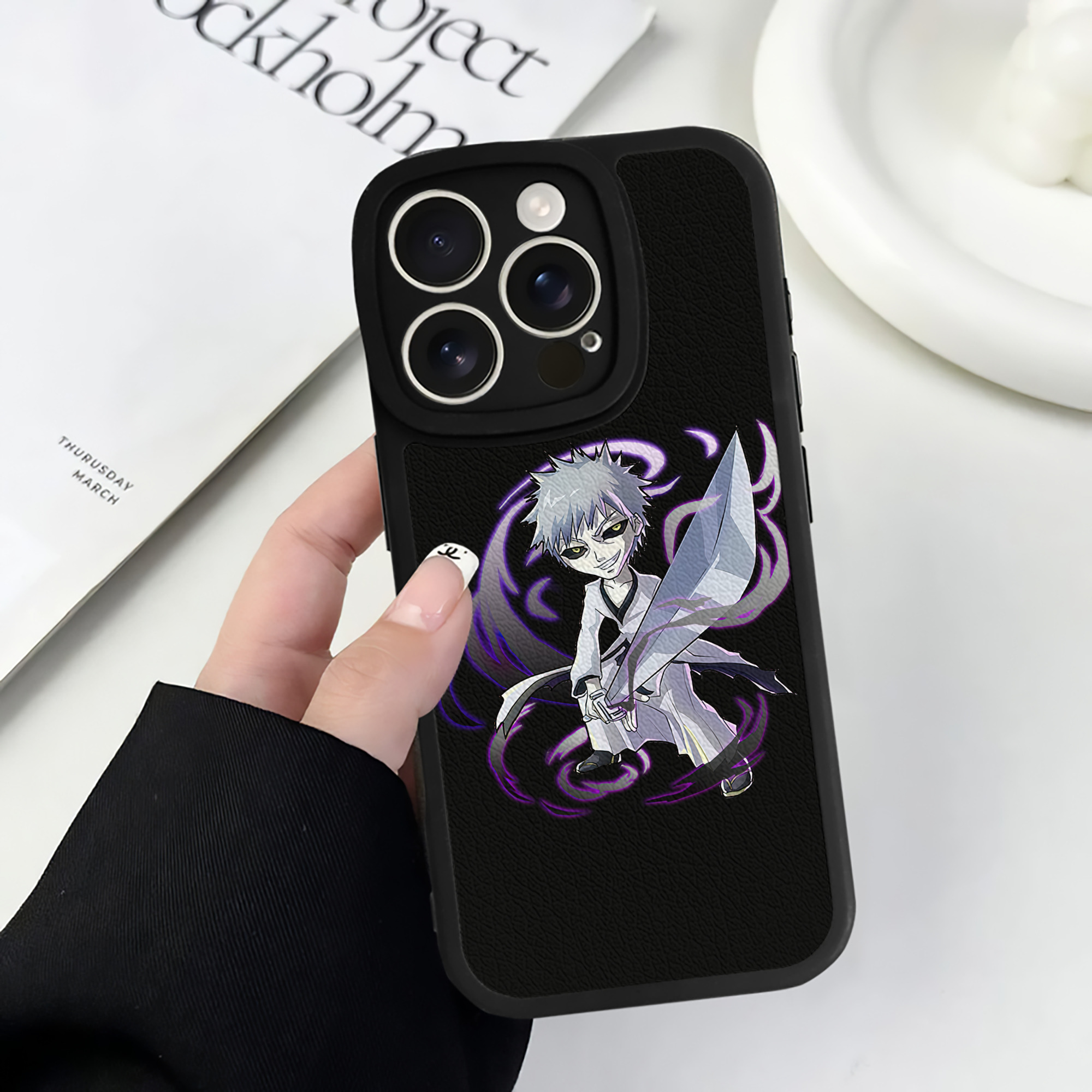 （画像用） ブリーチ 黒崎一護（くろさき いちご）BLEACH Kurosaki Ichigo 【iPhone 16シリーズ対応】シリコンスマホケース（レザー調） 材質：シリコン